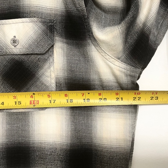 KUHL Men's Flannel Long Sleeve Shirt Plaid Blk/Wte Sz Medium - Picture 8 of 8